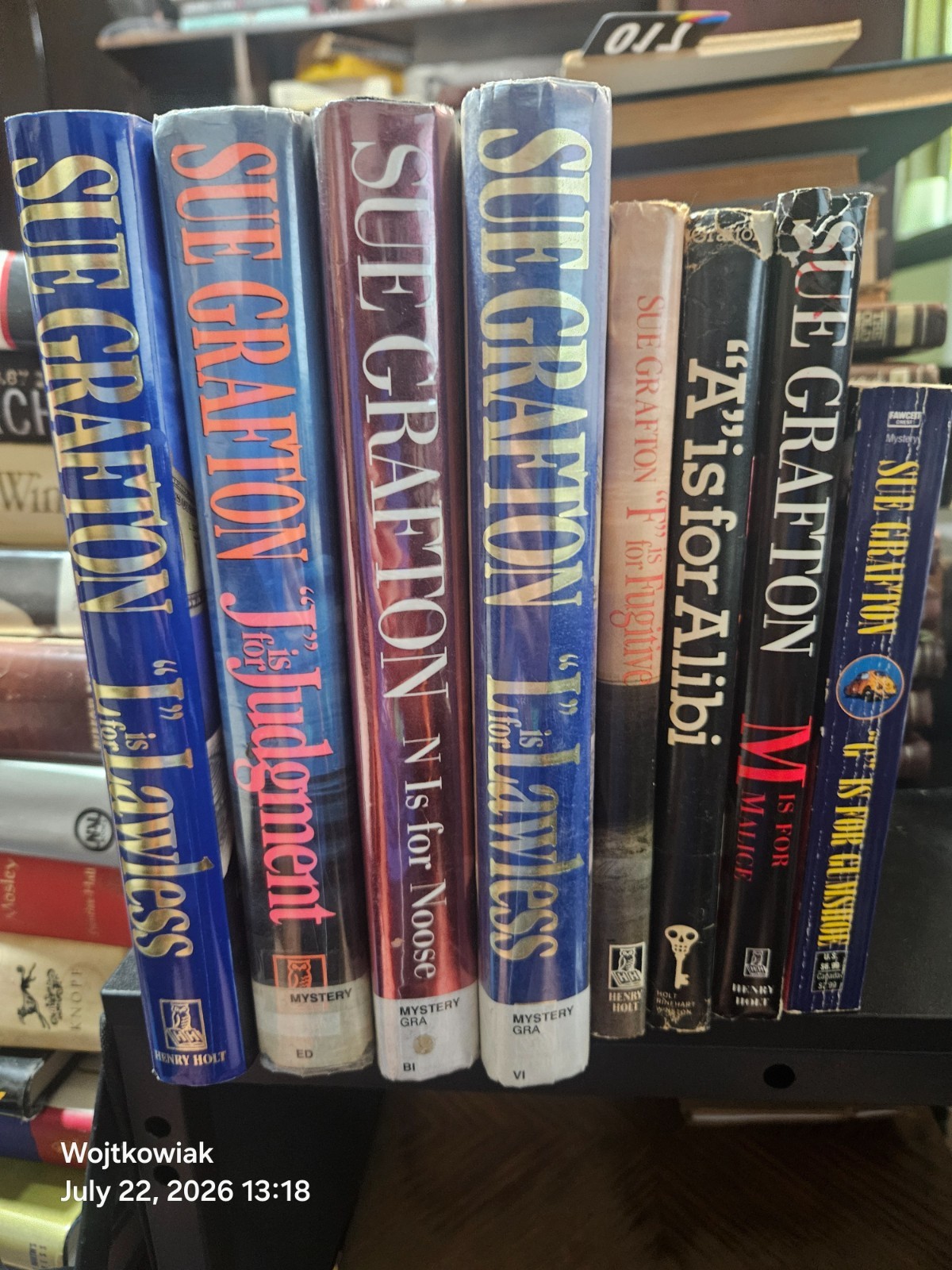203# Sue Grafton Kinsey Millhone Lot 8 Books A-N Alphabet Mystery HC PB