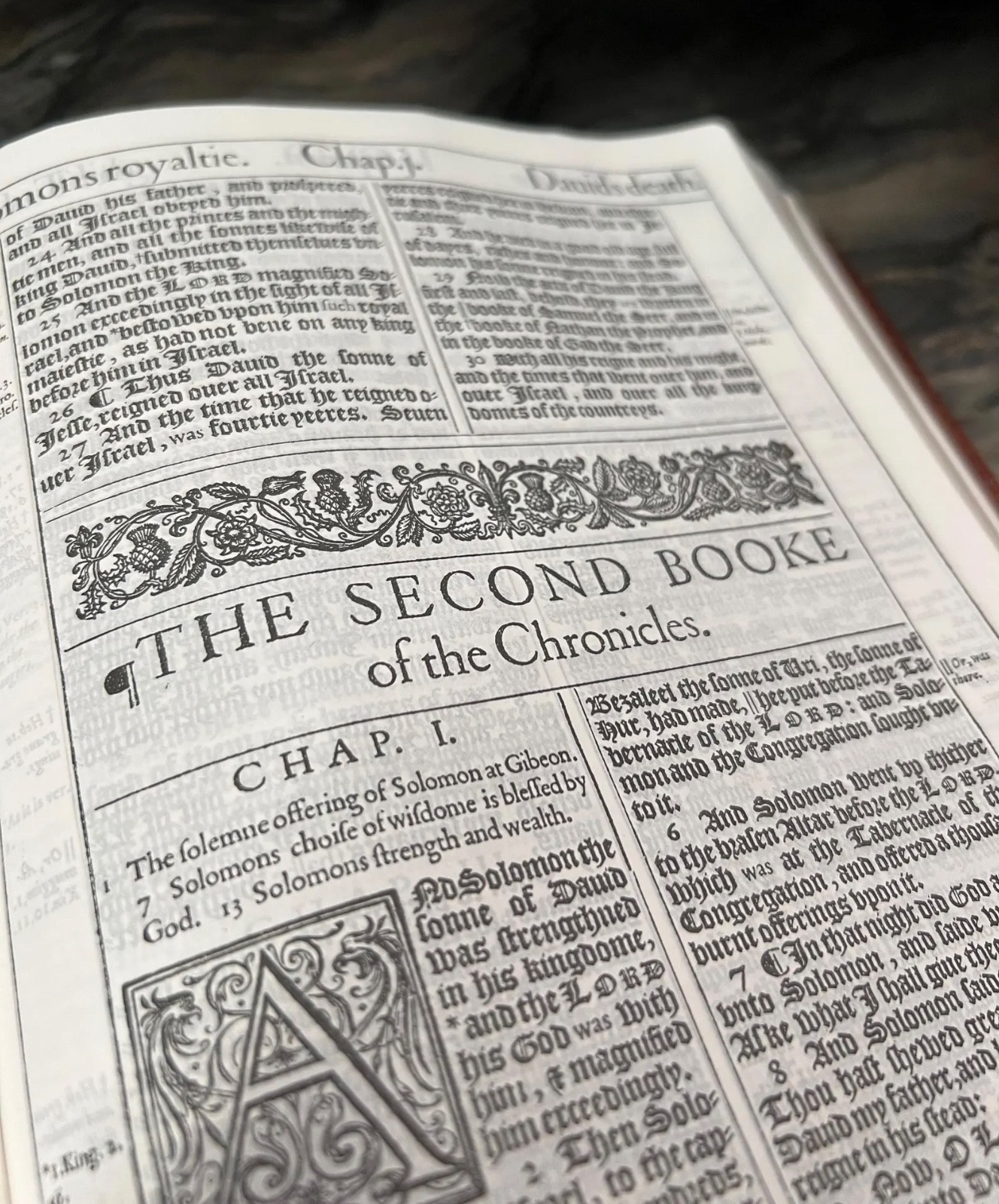 1611 KJV Facsimile w/ Apocrypha: Original Spellings & Art Work (11x7x1.5)