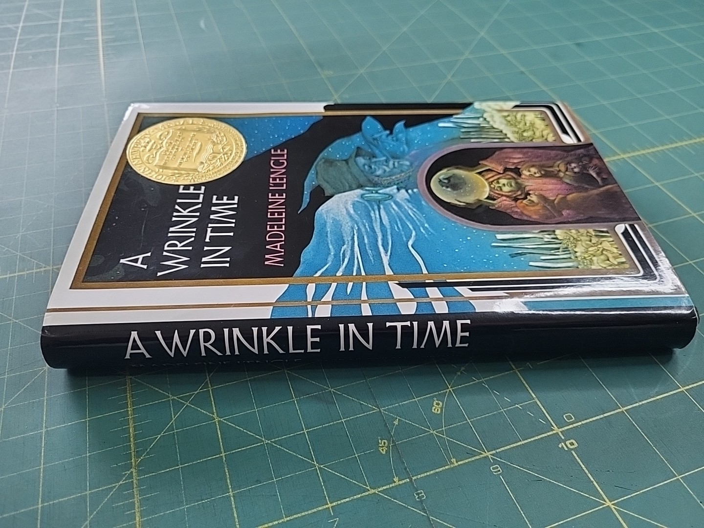 A Wrinkle in Time (A Wrinkle in Time Quintet) Hardcover – Madeleine L’Engle